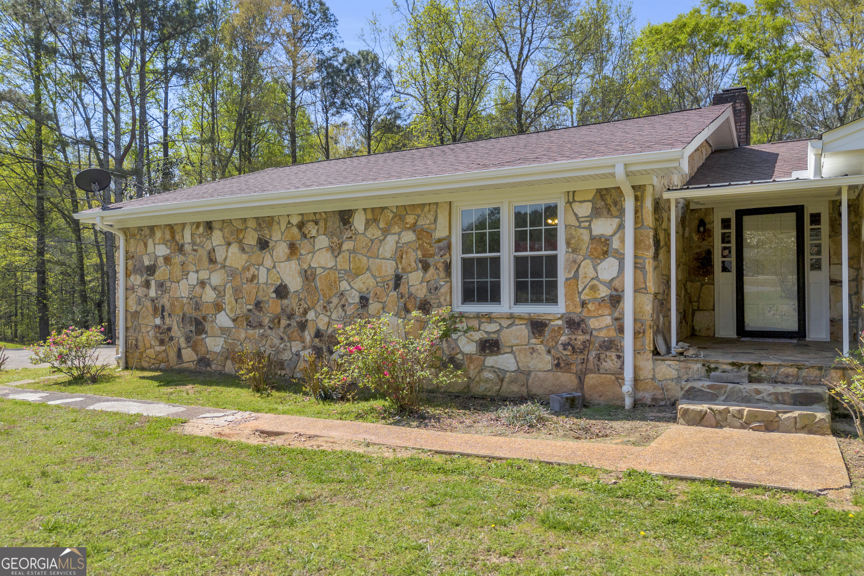 194 Woodland Creek PL