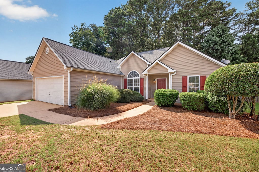 Photo of 1637 Summit Creek Way, Loganville, GA 30052 (MLS # 10817012)