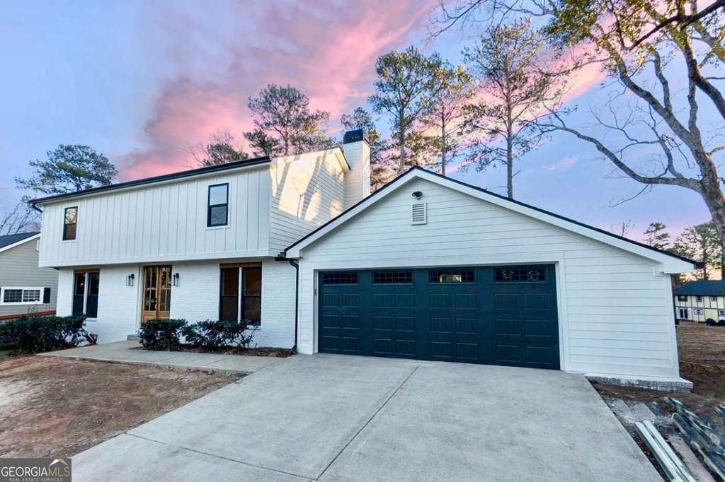 Photo of 2372 Smokehouse Path, Lawrenceville, GA 30044 (MLS # 10686346)