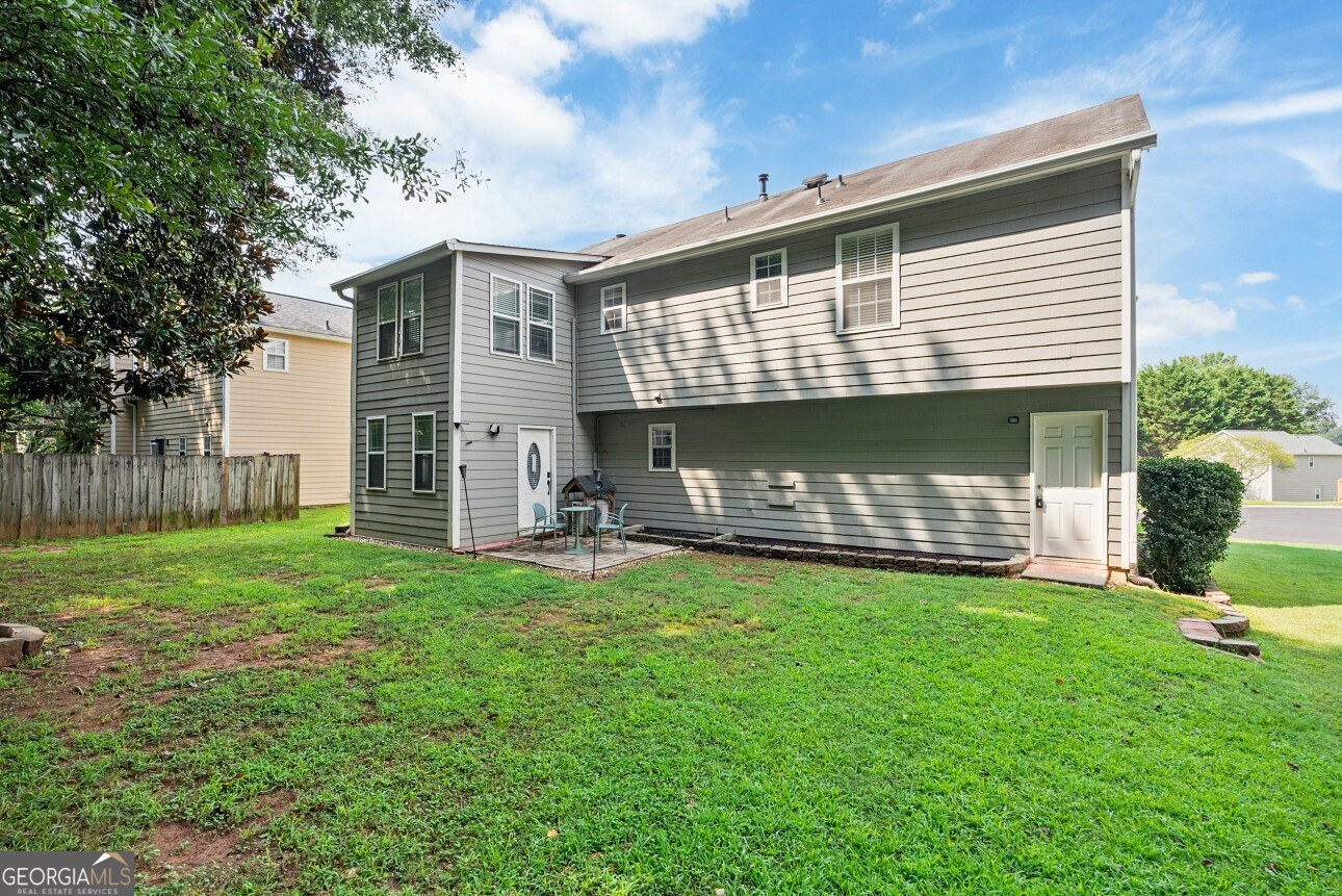 1087 Berkley DR SE