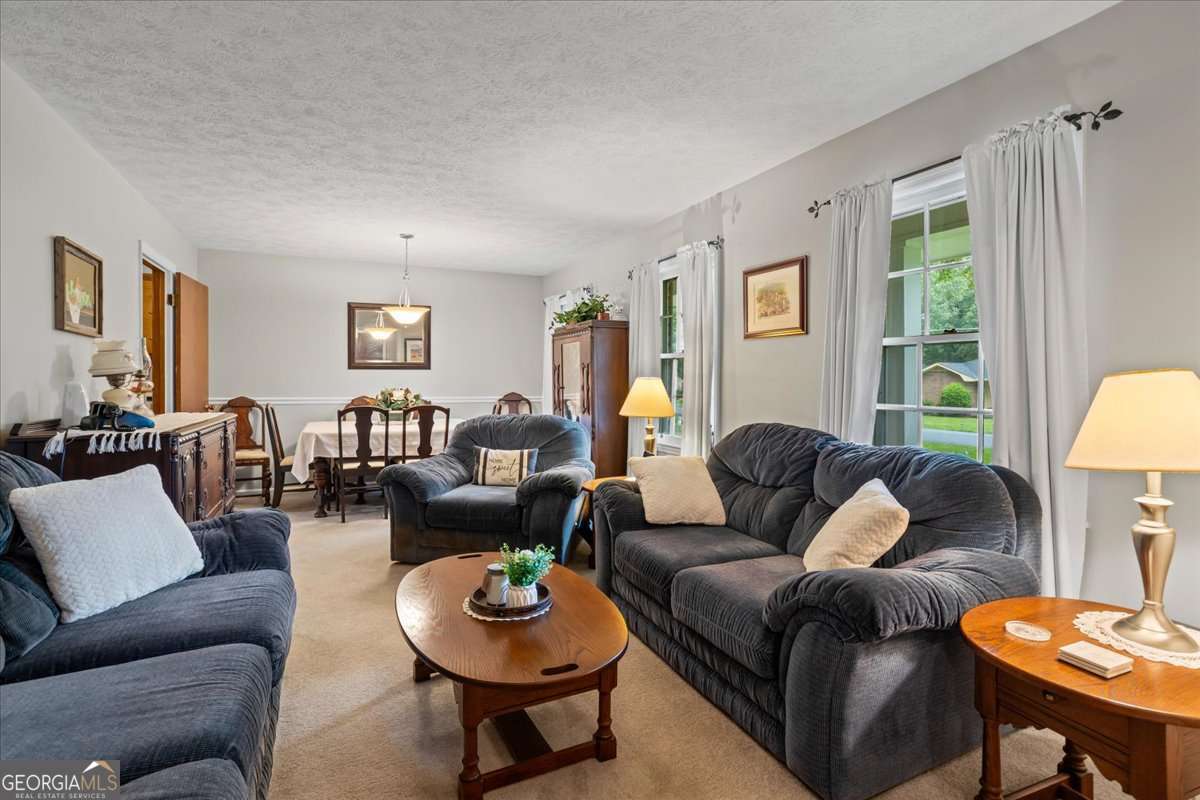 1368 White Oak ST SE