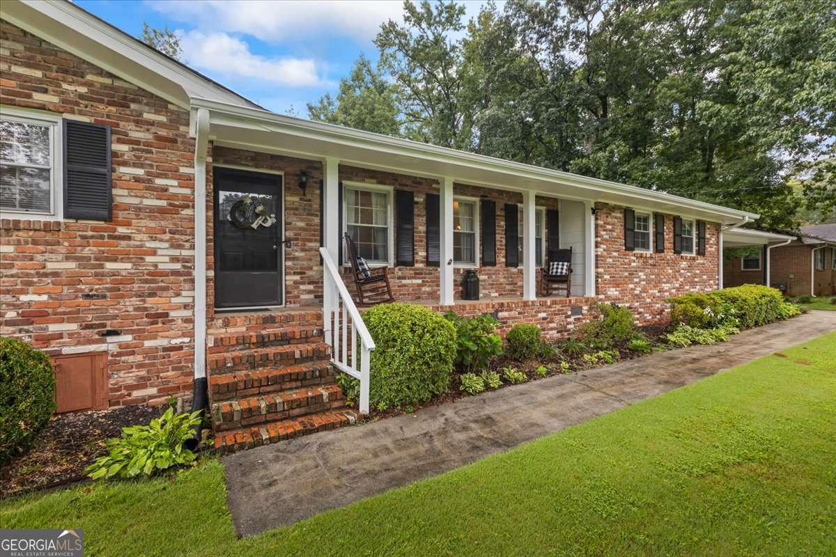 1368 White Oak ST SE