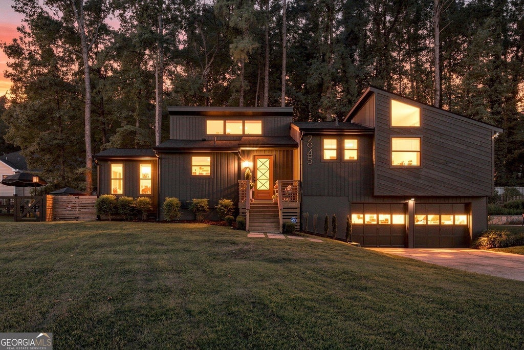 Photo of 2945 Brett Circle NW, Acworth, GA 30101 (MLS # 10844004)