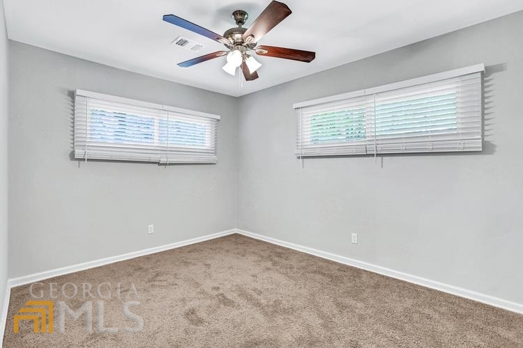 Valley Brook Estates - Residential Lease