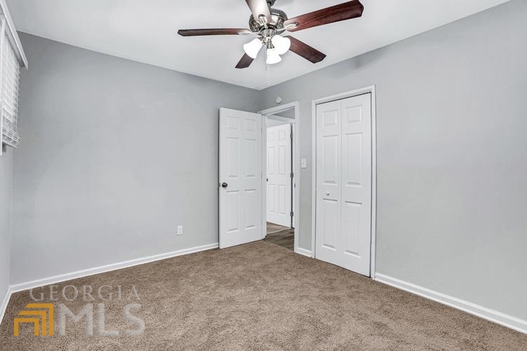Valley Brook Estates - Residential Lease