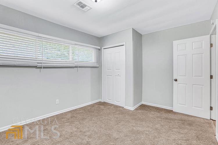 Valley Brook Estates - Residential Lease