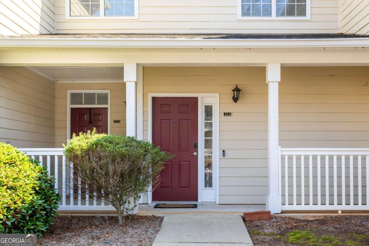 703 Spring Heights LN SE