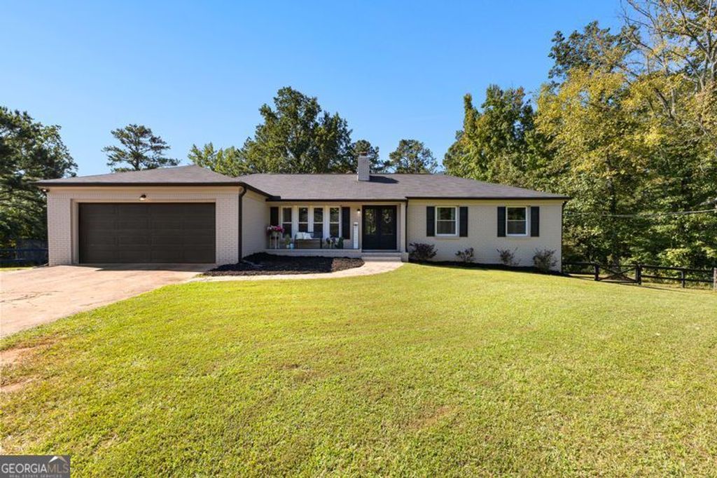 Photo of 2589 Lower Fayetteville Road, Newnan, GA 30265 (MLS # 10723101)