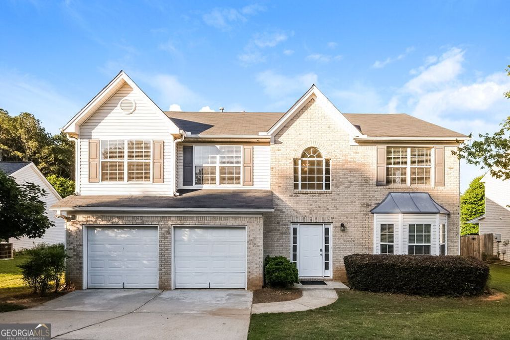 Photo of 4065 Crescent Walk Lane, Suwanee, GA 30024 (MLS # 10767071)