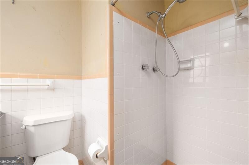 Atlanta, Georgia 30305, United States, 2 Bedrooms Bedrooms, ,2 BathroomsBathrooms,Residential,Active,4003