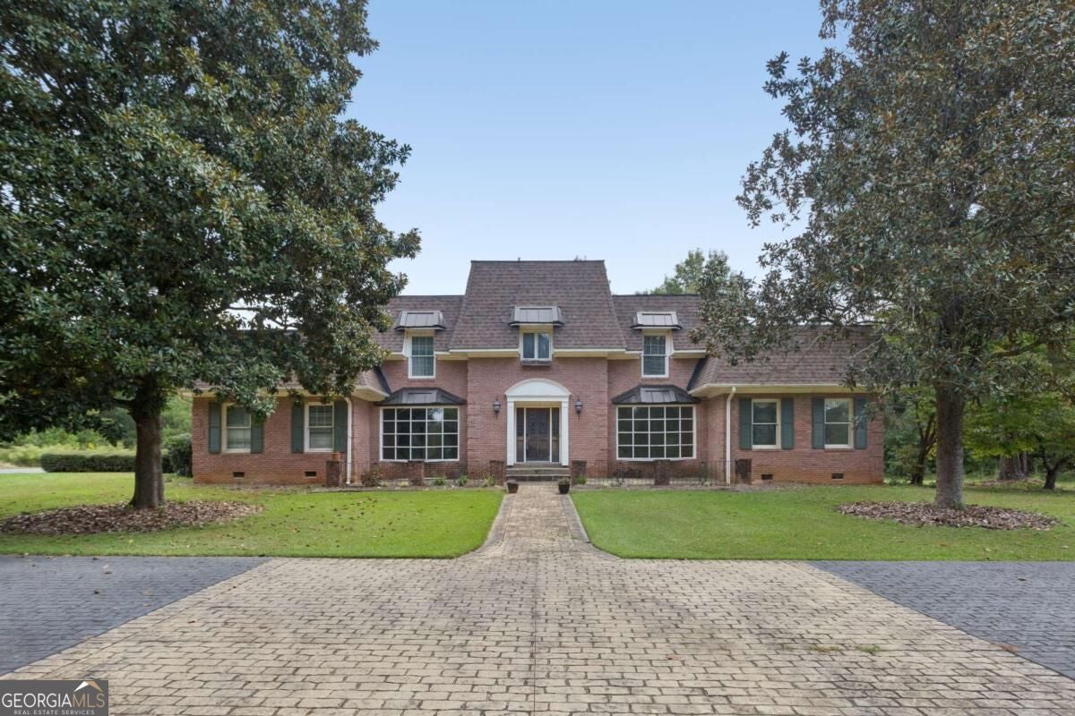 1048 W Macedonia Church RD