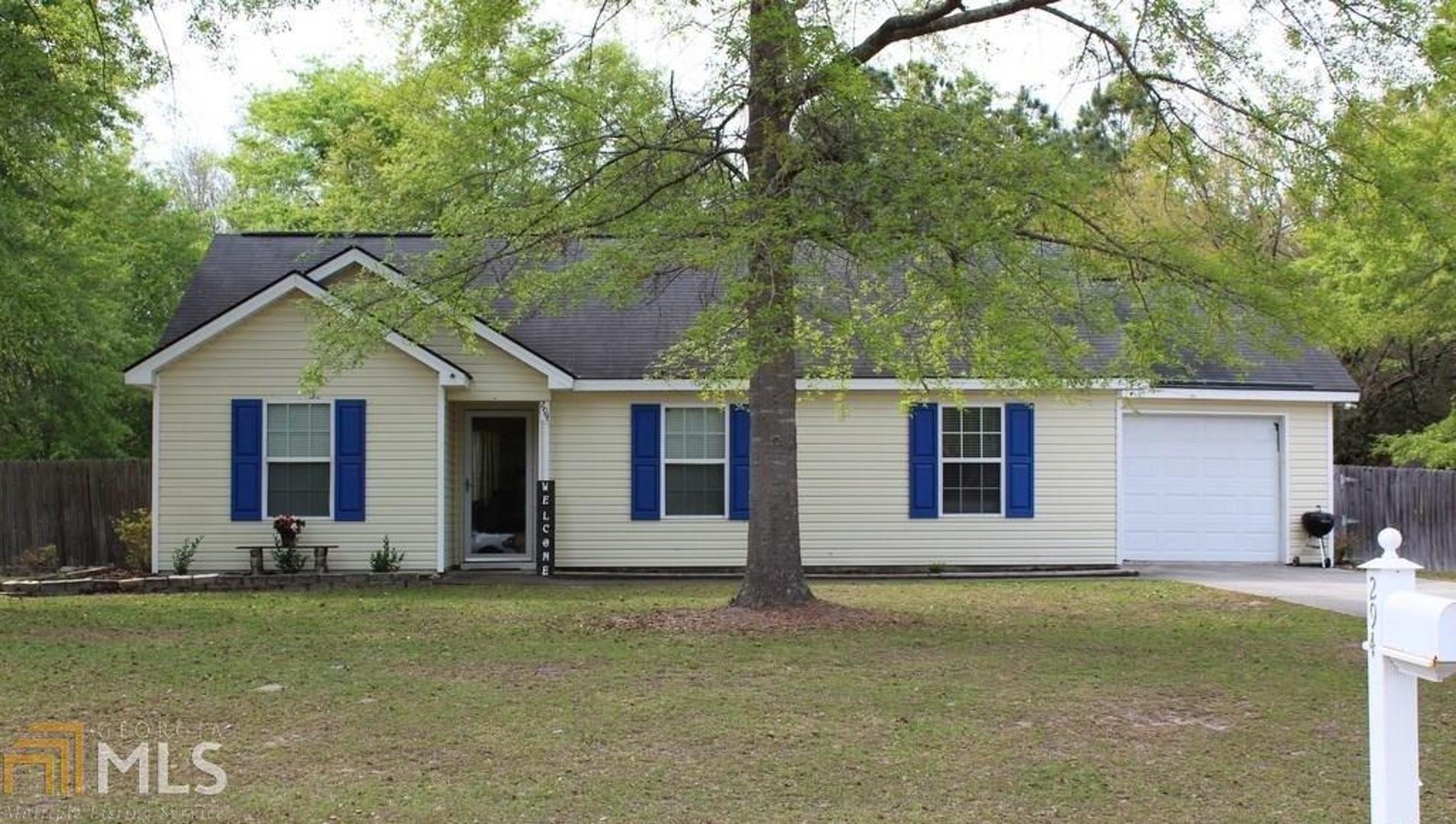Check out this amazing back yard. Fully fenced yard with plenty of room for a garden or to play a game of baseball. Cute 3 bedroom 2 bath split bedroom home. Open concept floor plan with vaulted ceiling in the great room. At this price this home won't last log so hurry to schedule your personal tour.