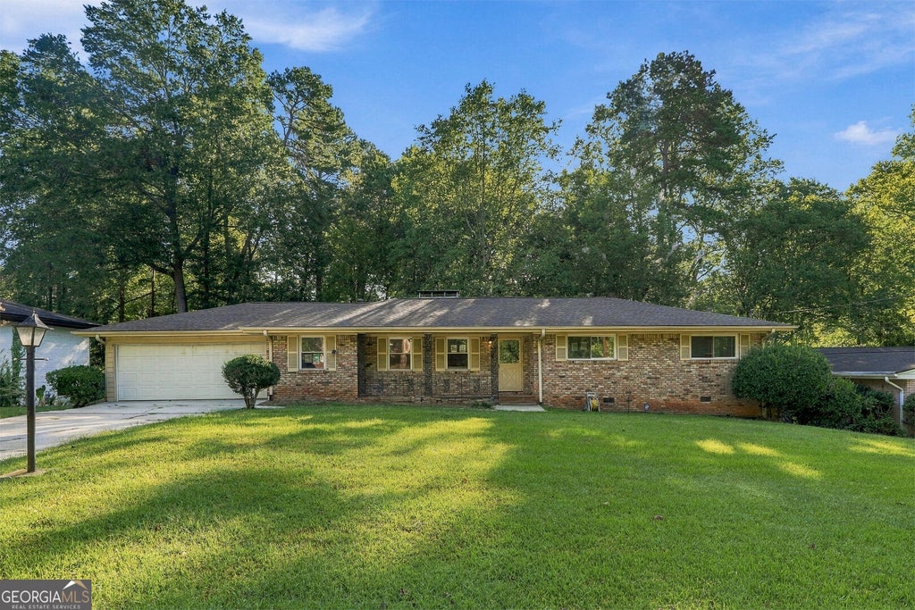 Photo of 1134 Renee Drive, Decatur, GA 30035 (MLS # 10854604)