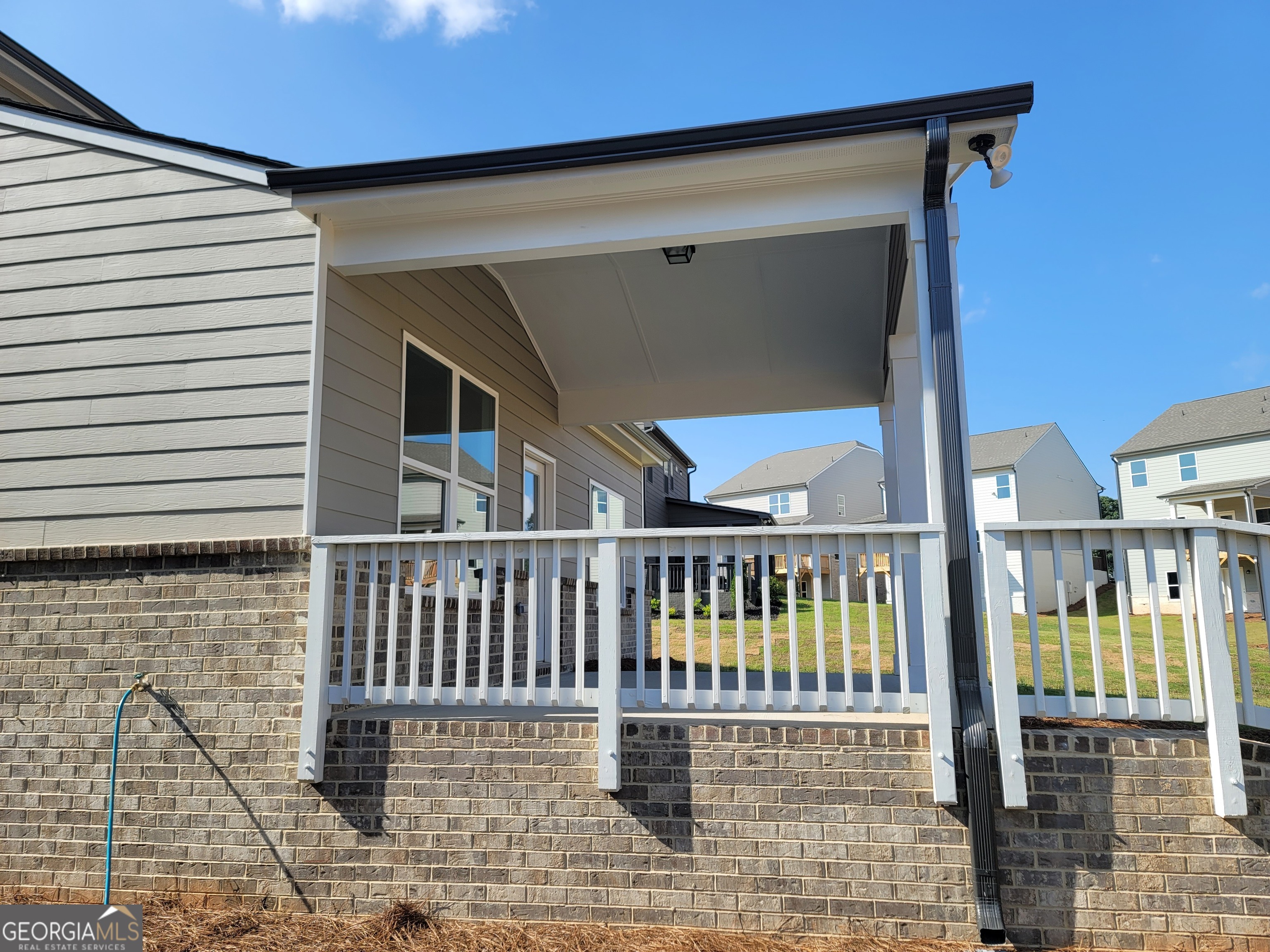 35 Fraser LN 123B