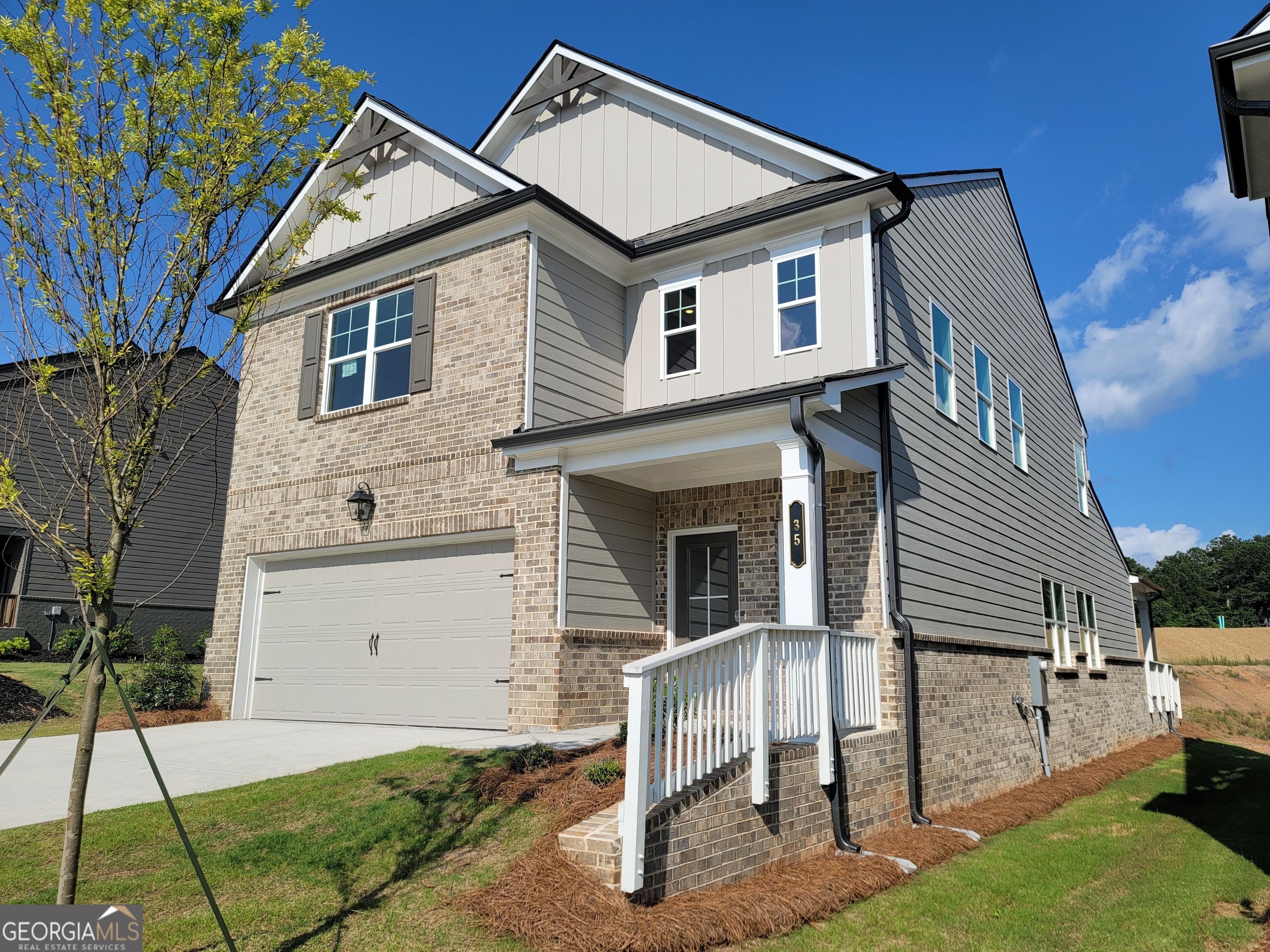 35 Fraser LN 123B