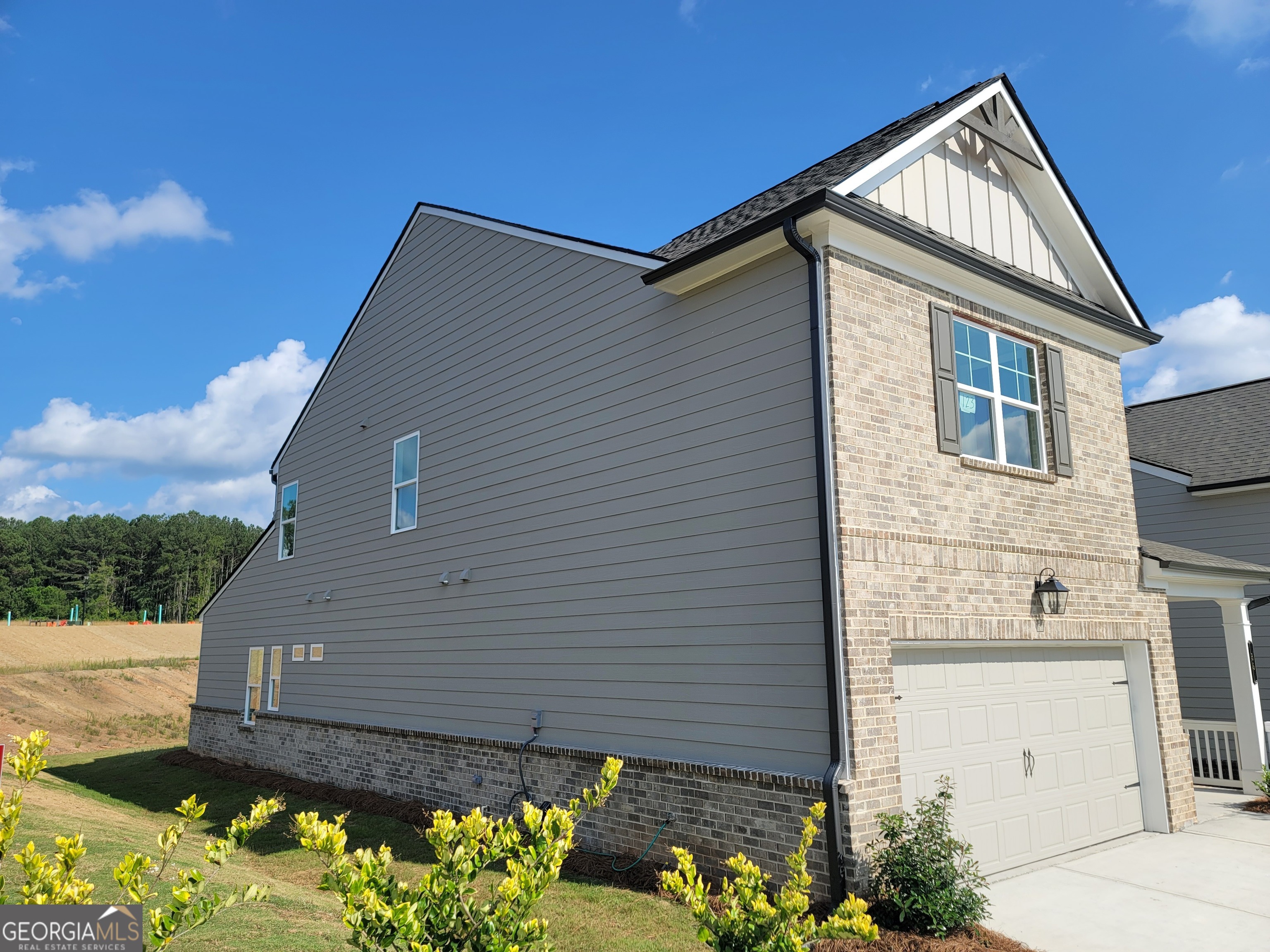 35 Fraser LN 123B