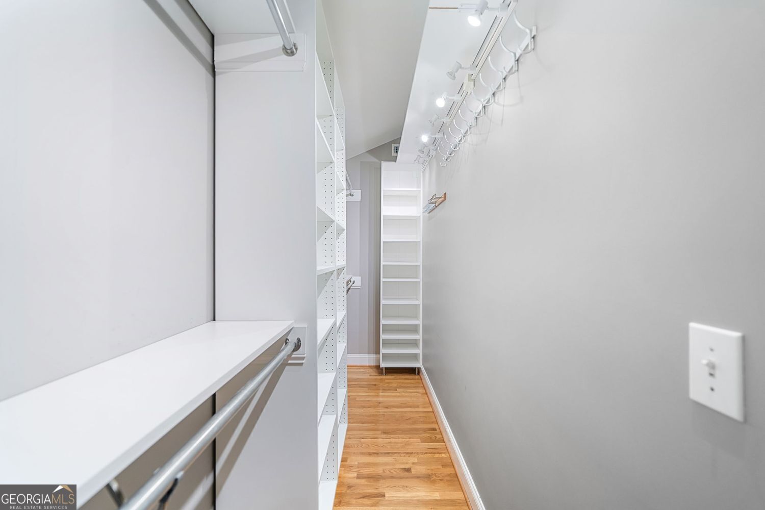 CHIMNEY SPRINGS - Residential