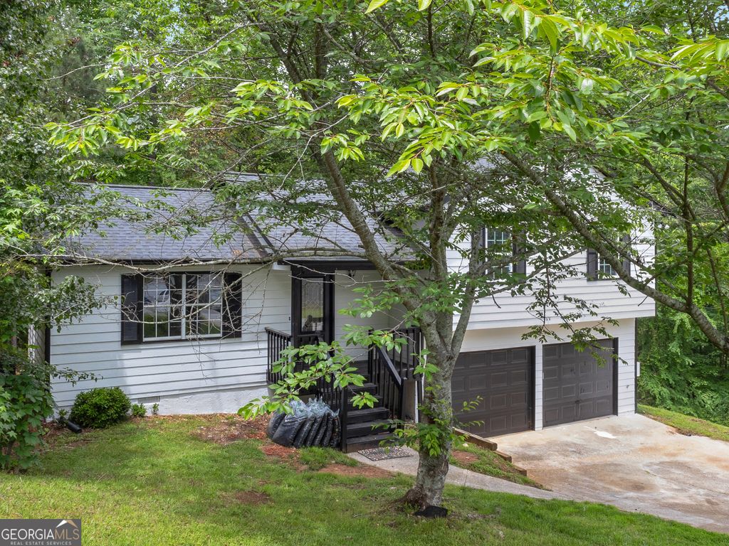 Photo of 225 Hampton Drive, Dallas, GA 30132 (MLS # 10769591)
