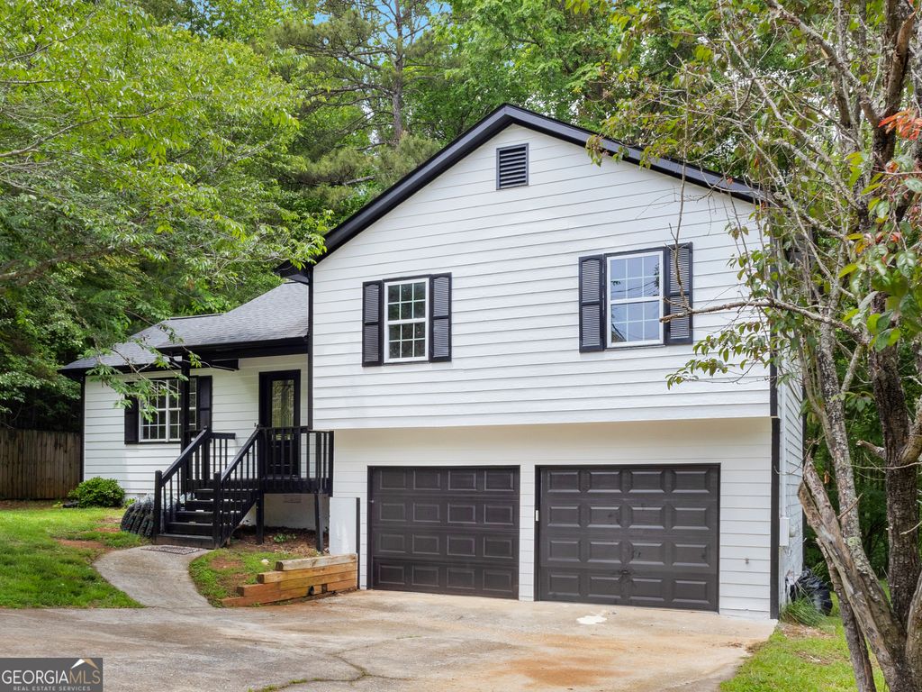 Photo of 225 Hampton Drive, Dallas, GA 30132 (MLS # 10769591)