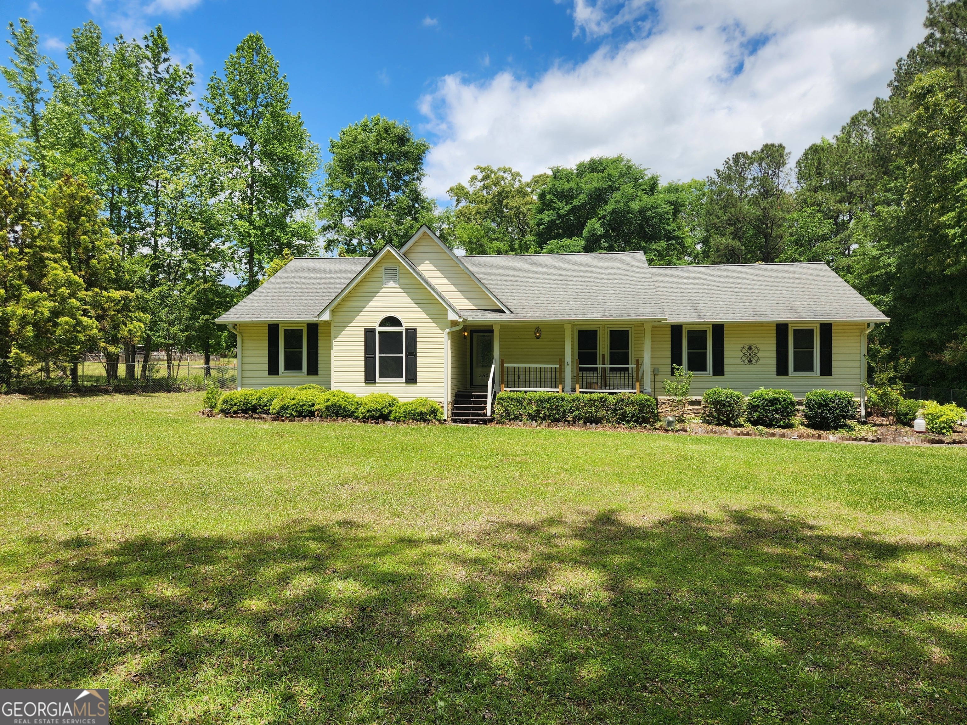 350 Lakeview DR