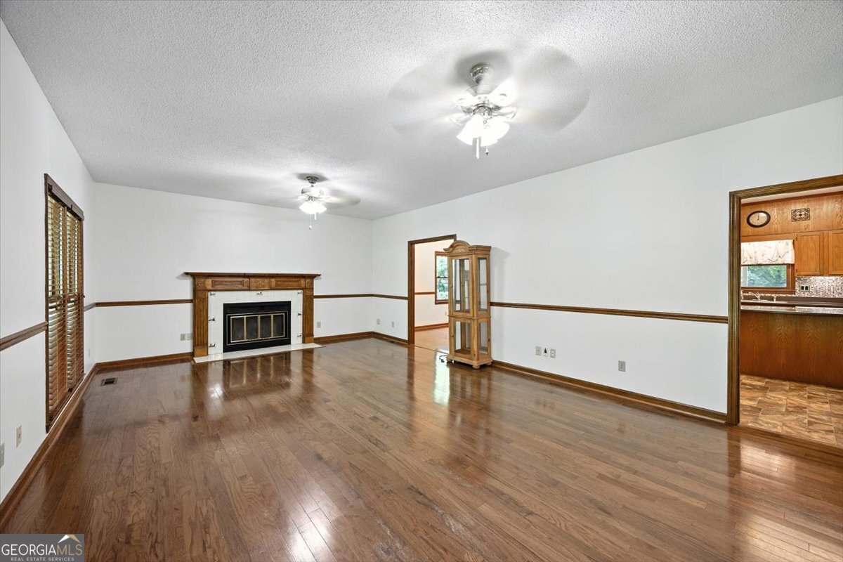 311 Country Creek RD