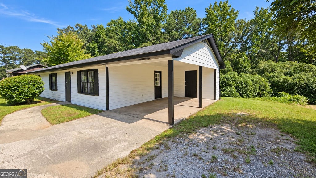Photo of 474 W Main Street, Forsyth, GA 31029 (MLS # 10879545)