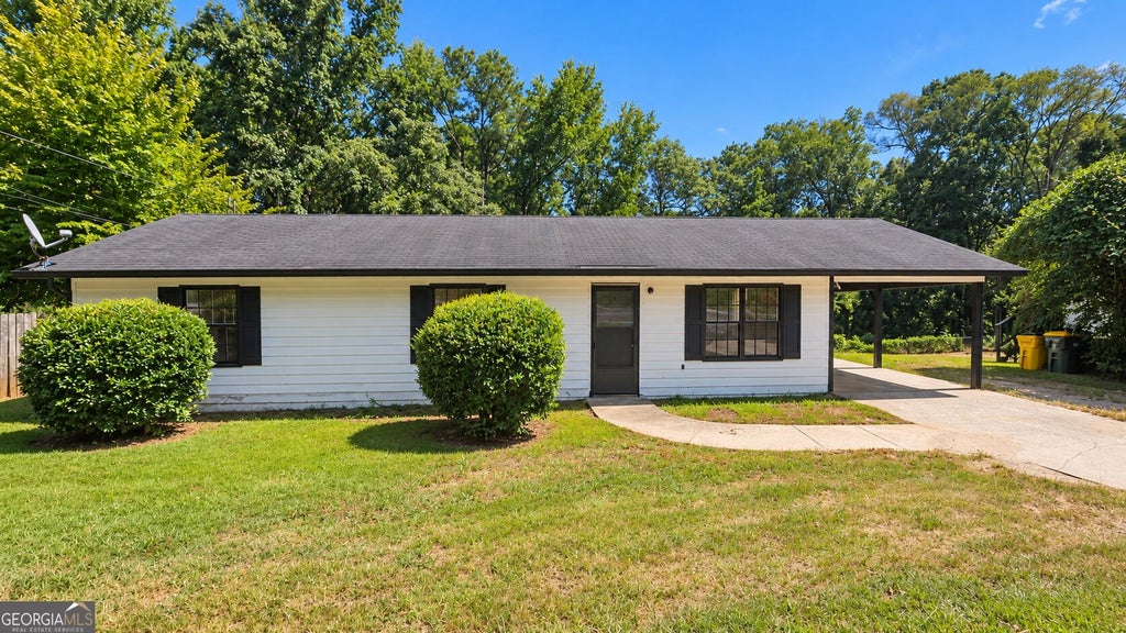 Photo of 474 W Main Street, Forsyth, GA 31029 (MLS # 10879545)