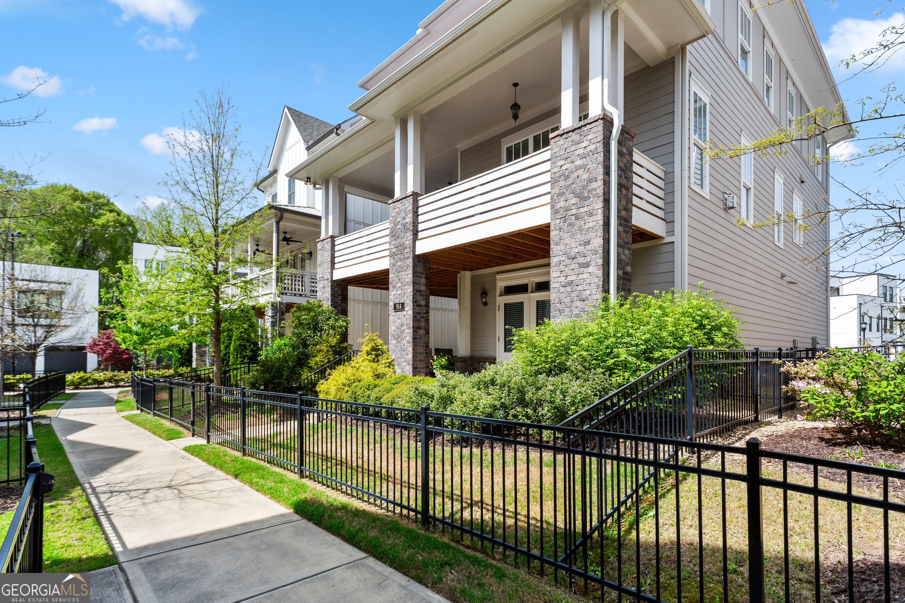 914 Martin ST NW