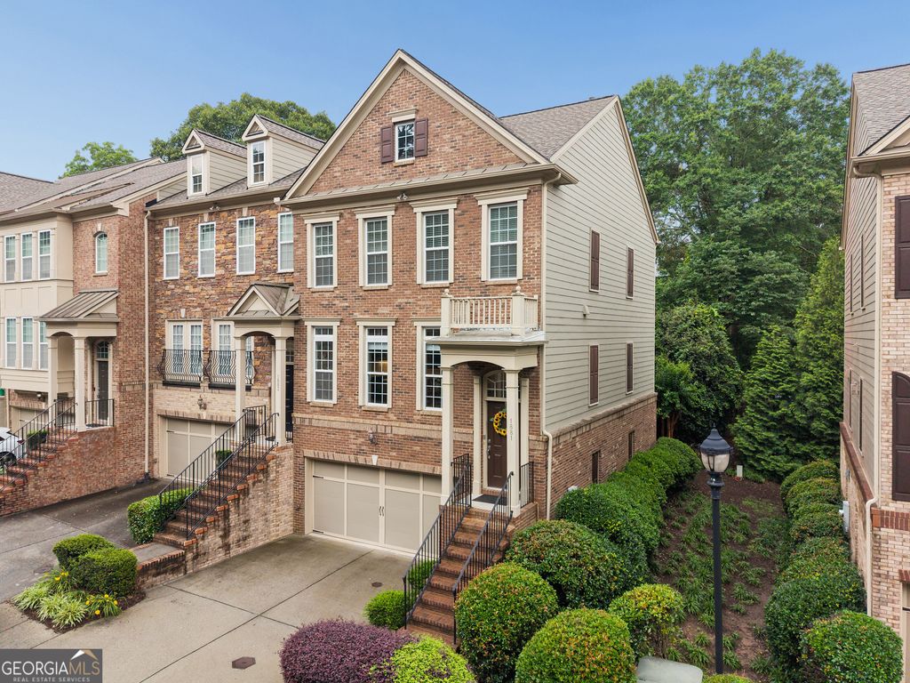 Photo of 1881 Ridgemont Lane, Decatur, GA 30033 (MLS # 10772627)