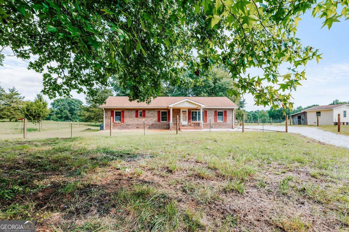 621 Elberton RD