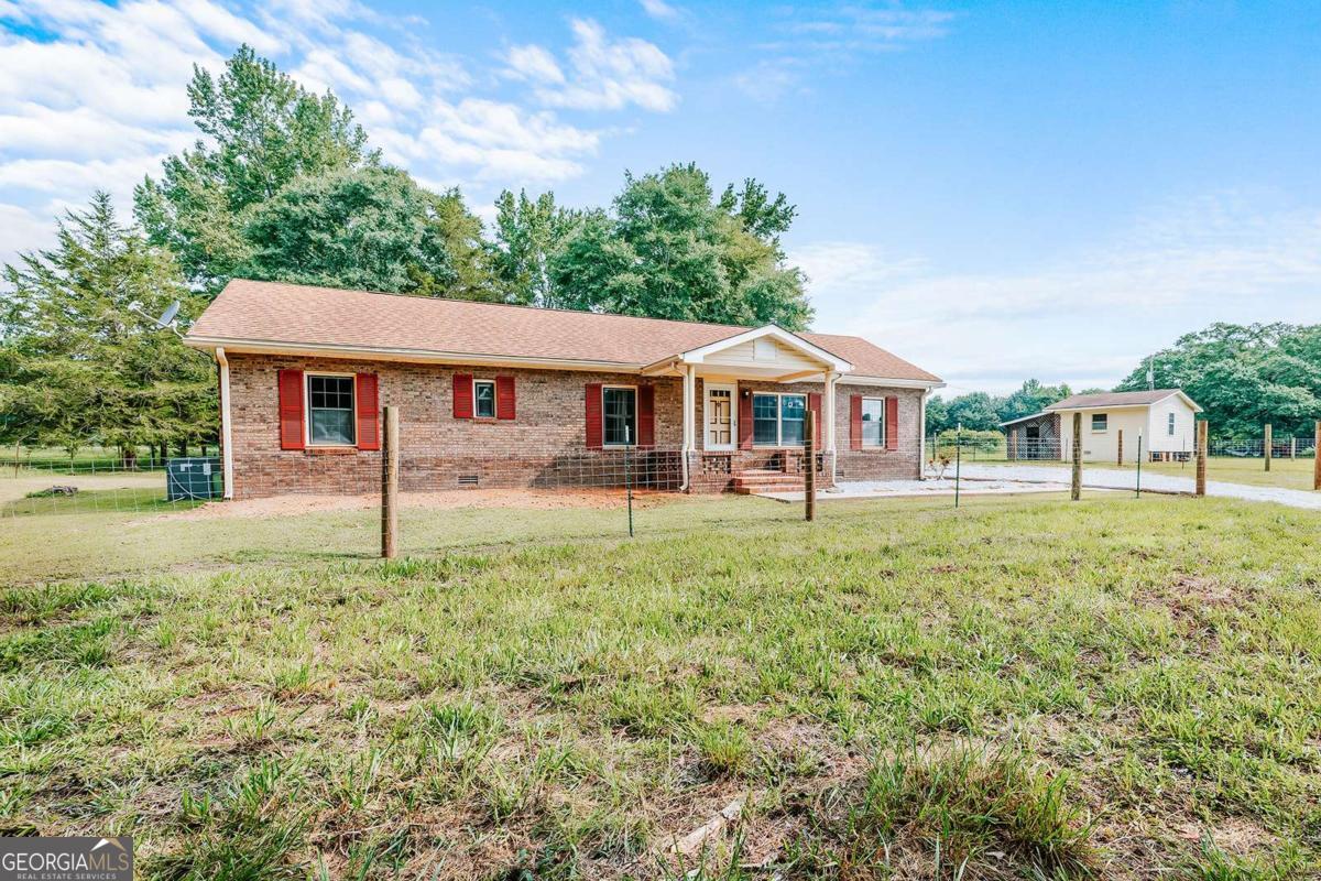 621 Elberton RD