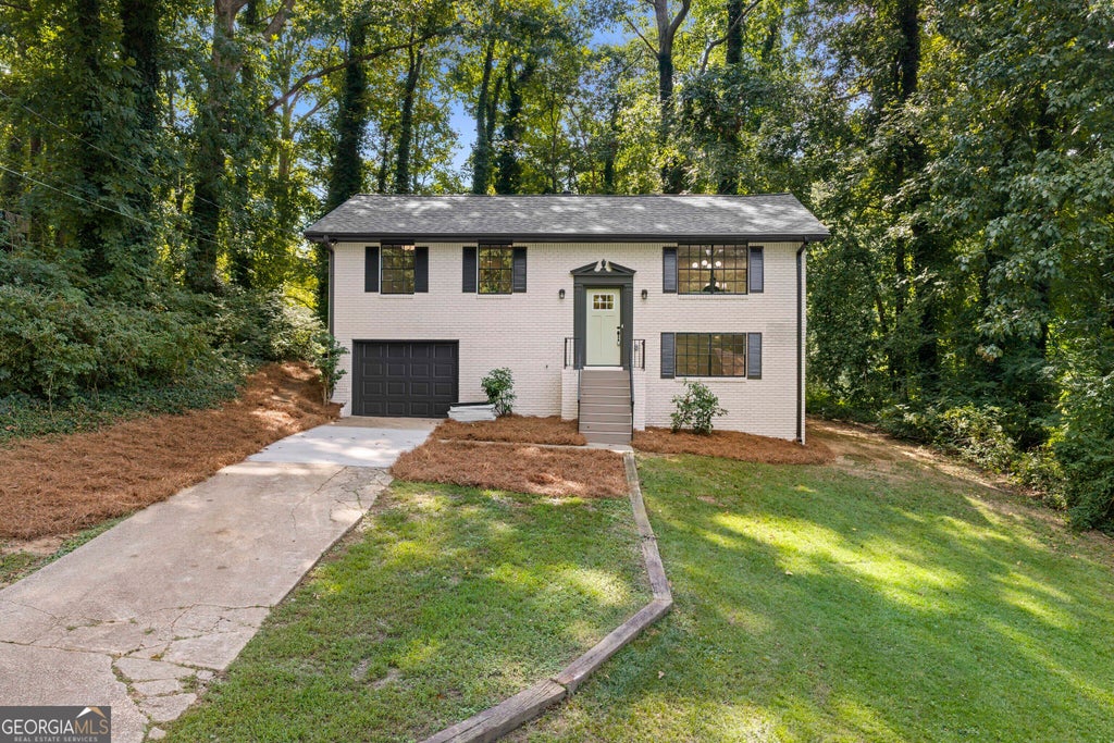 Photo of 1197 Wynbrook Road SW, Marietta, GA 30008 (MLS # 10848337)