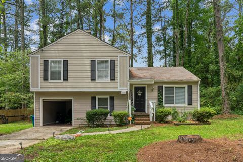 Photo of 447 Sherwood Circle, Stone Mountain, GA 30087 (MLS # 10592465)