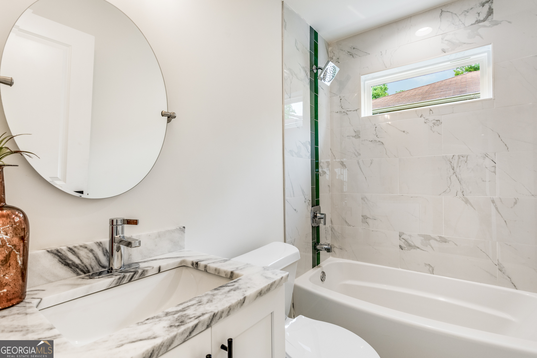 E Washington Ave - Residential