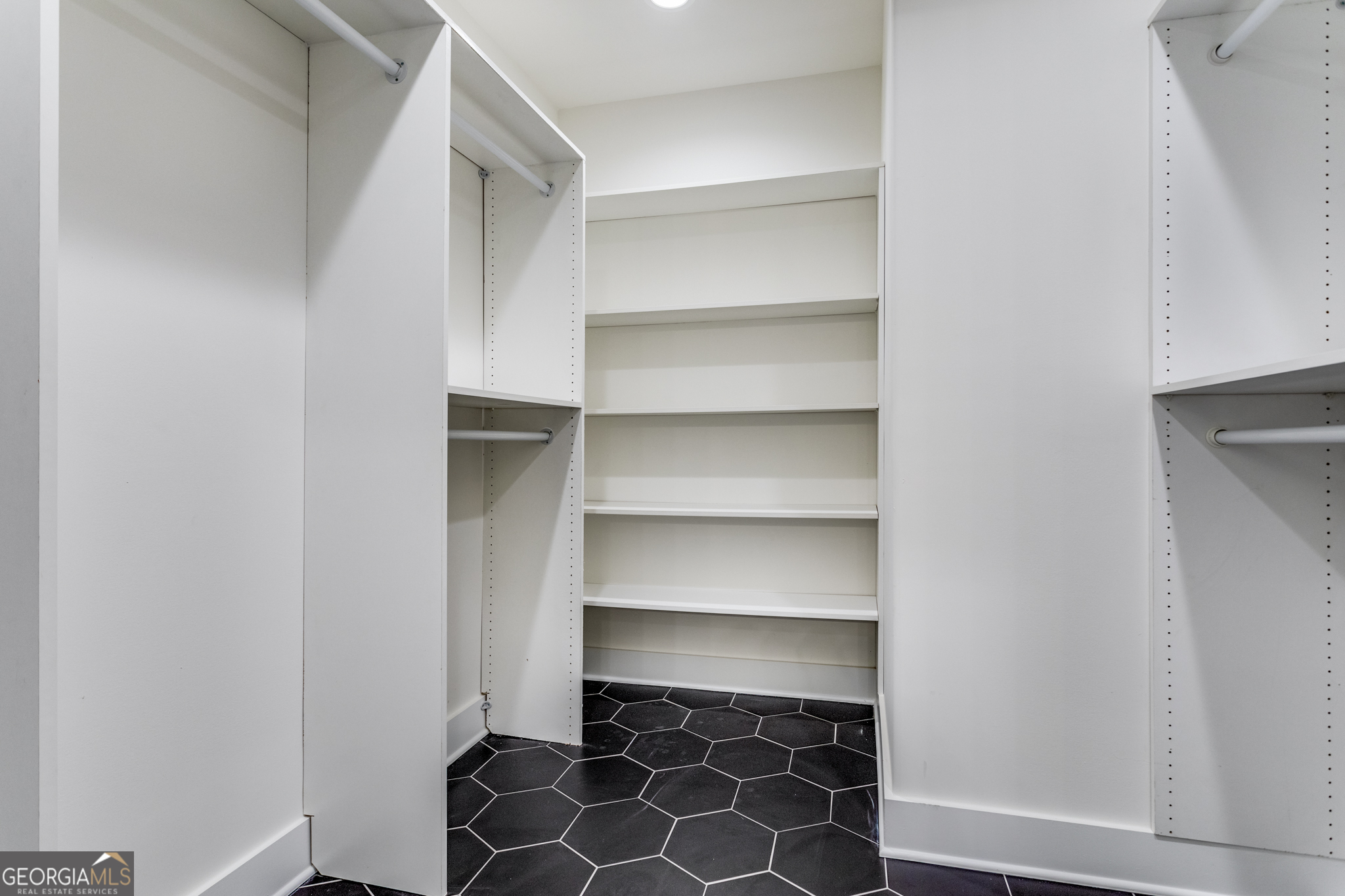 E Washington Ave - Residential