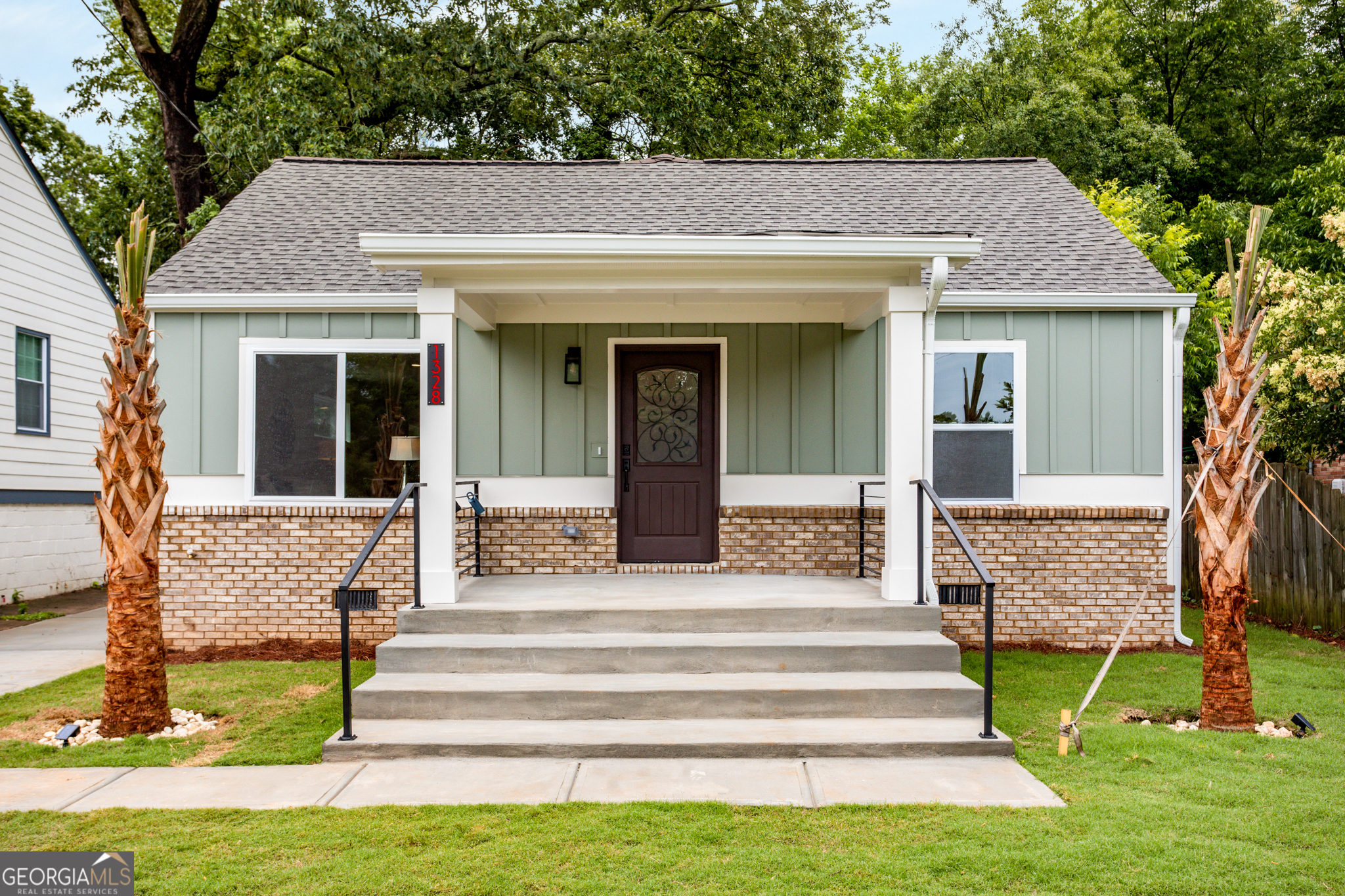 E Washington Ave - Residential