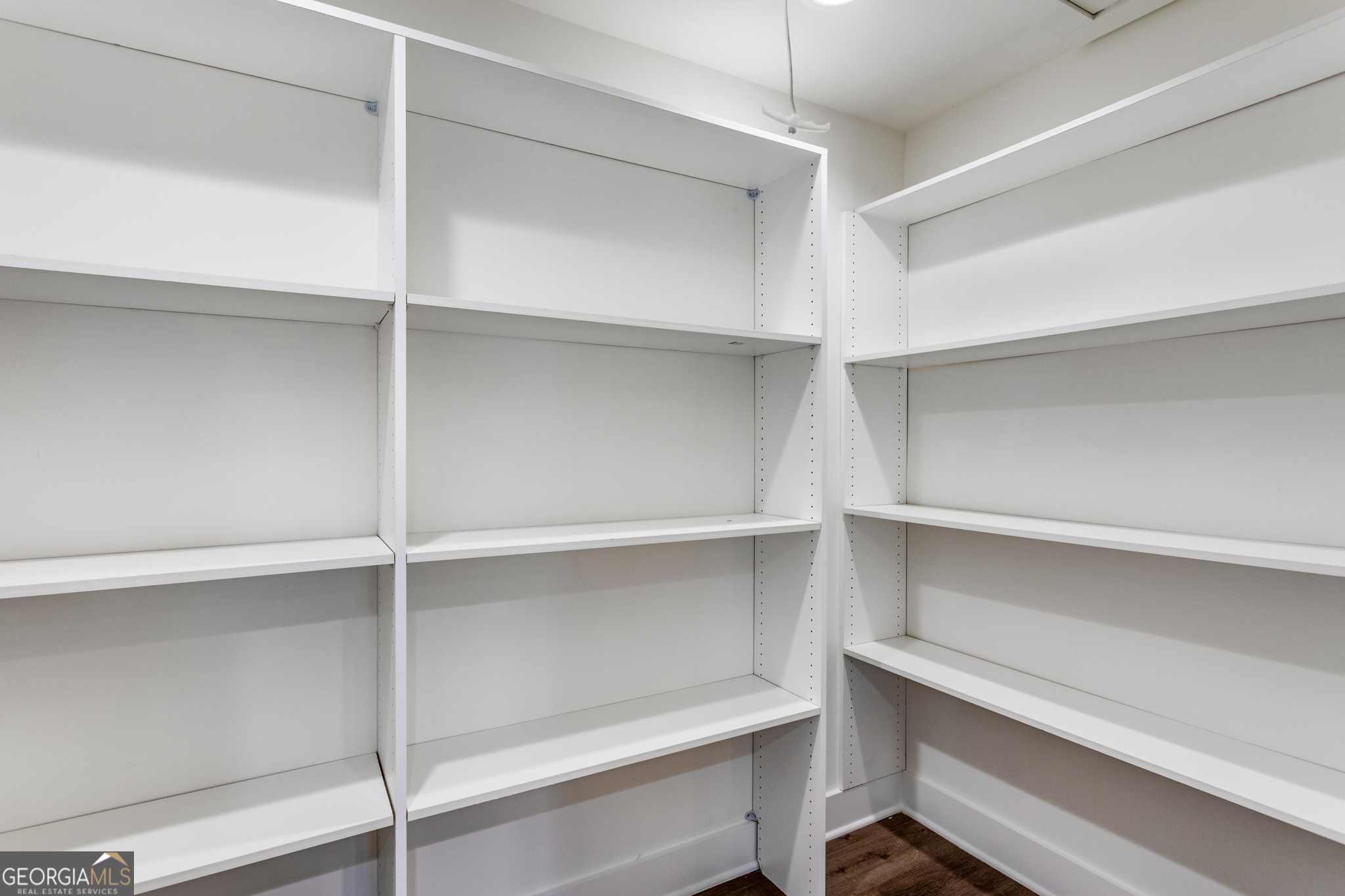 E Washington Ave - Residential