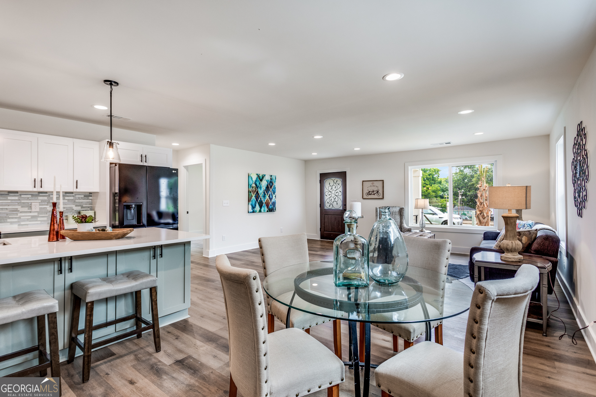 E Washington Ave - Residential