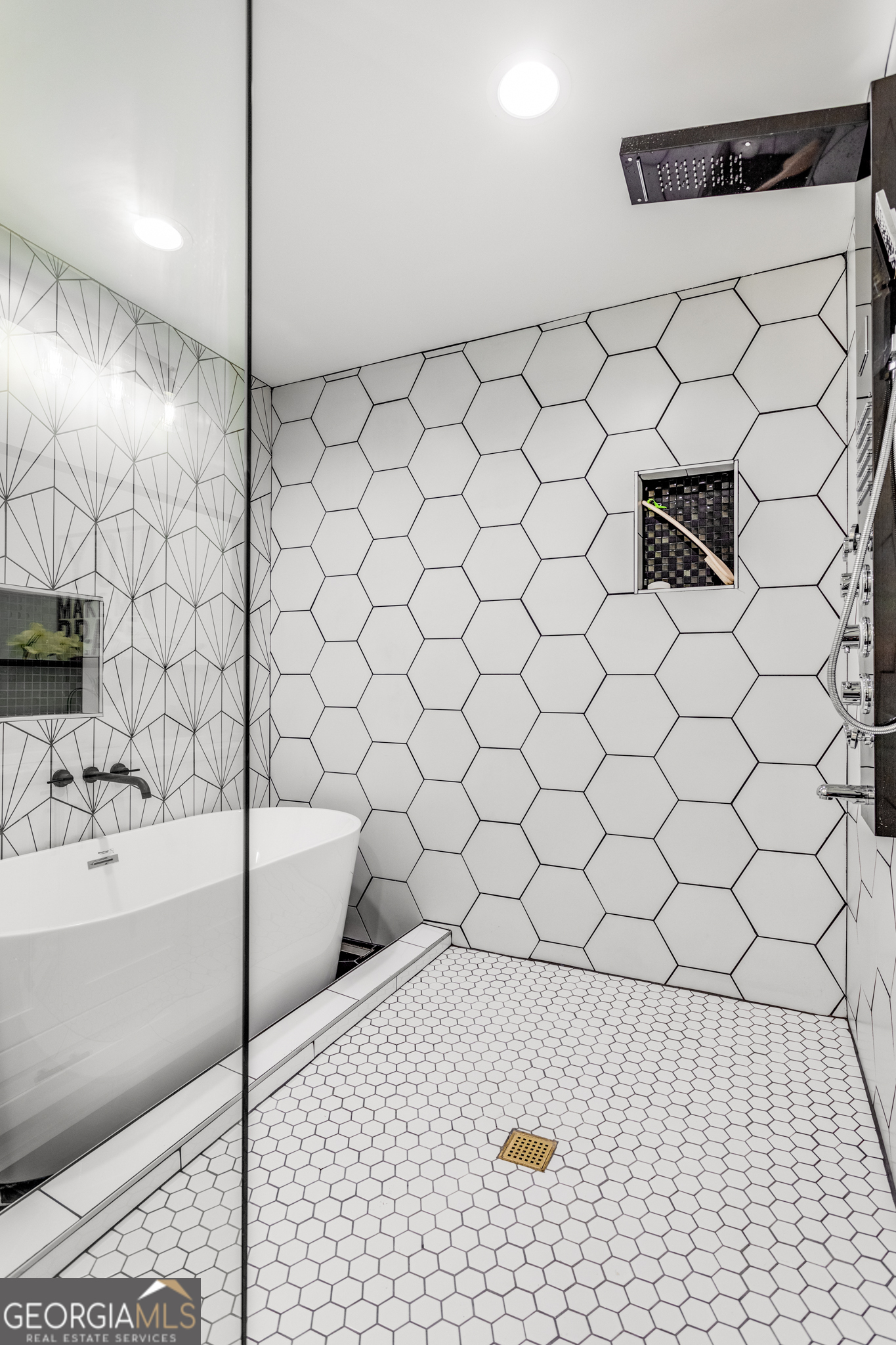 E Washington Ave - Residential