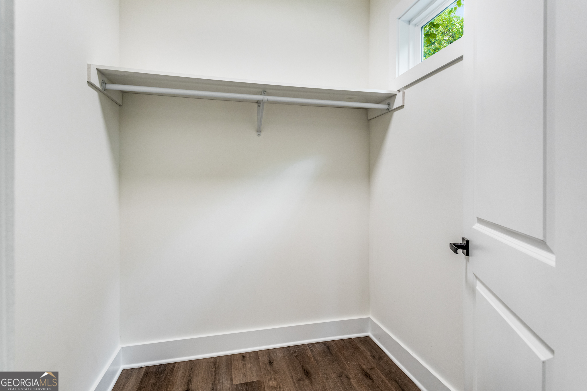 E Washington Ave - Residential