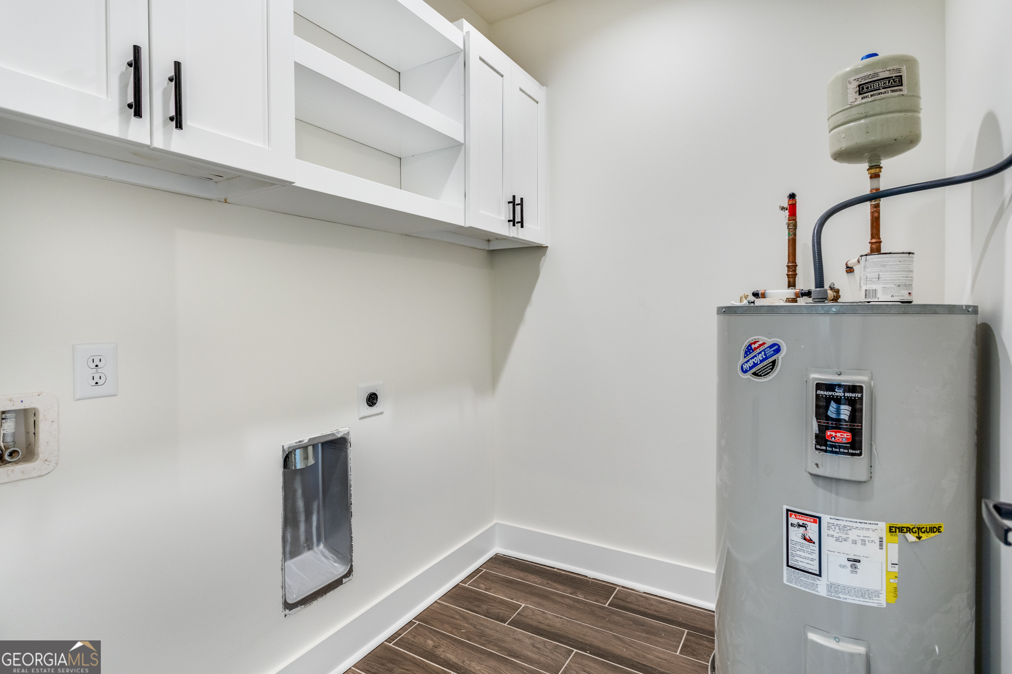 E Washington Ave - Residential