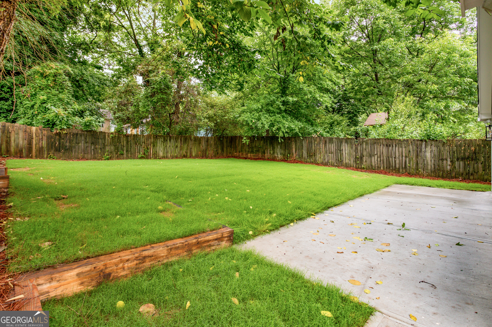 E Washington Ave - Residential