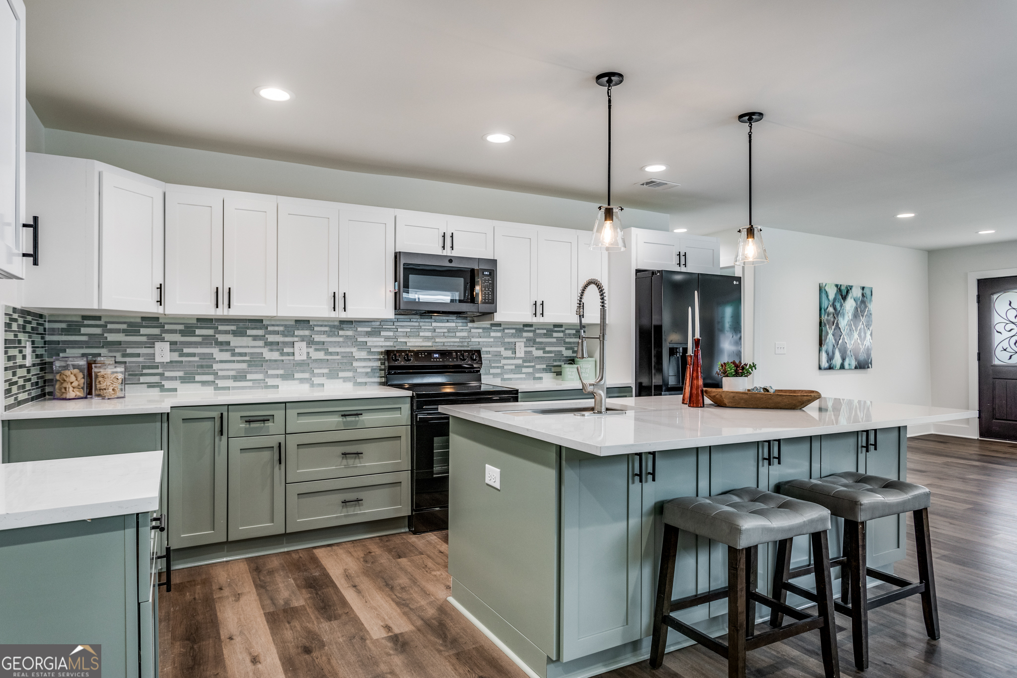 E Washington Ave - Residential