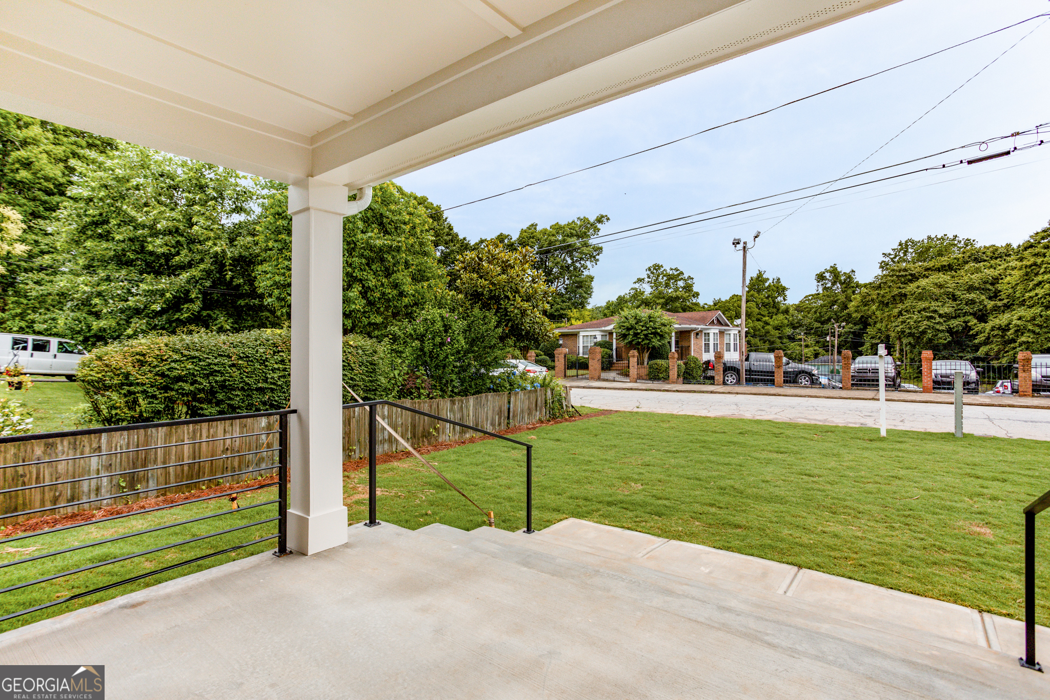 E Washington Ave - Residential