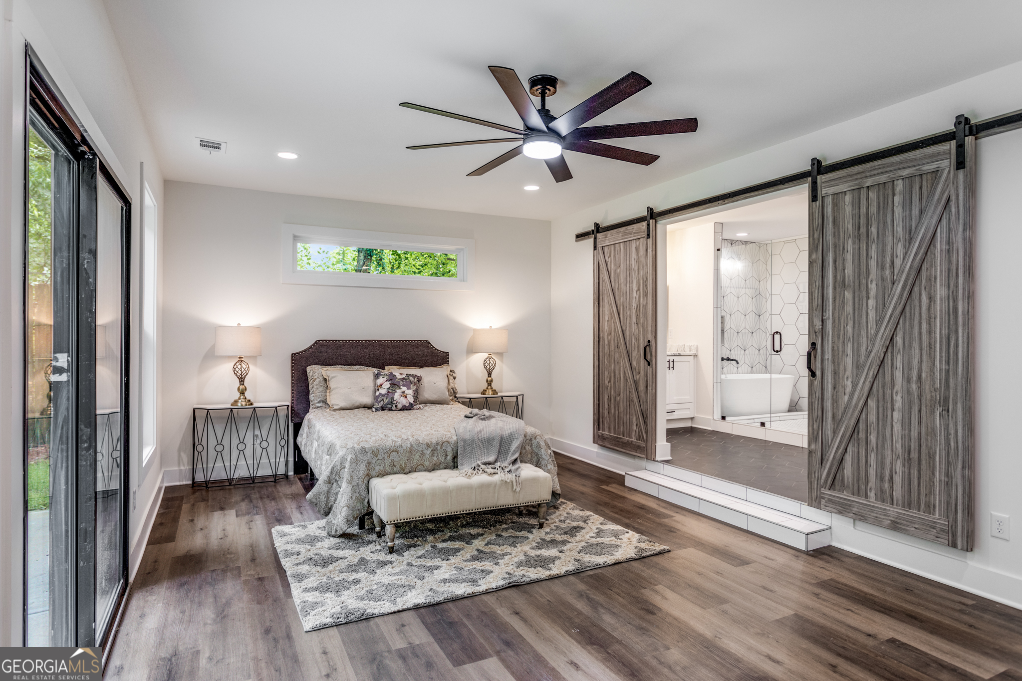 E Washington Ave - Residential