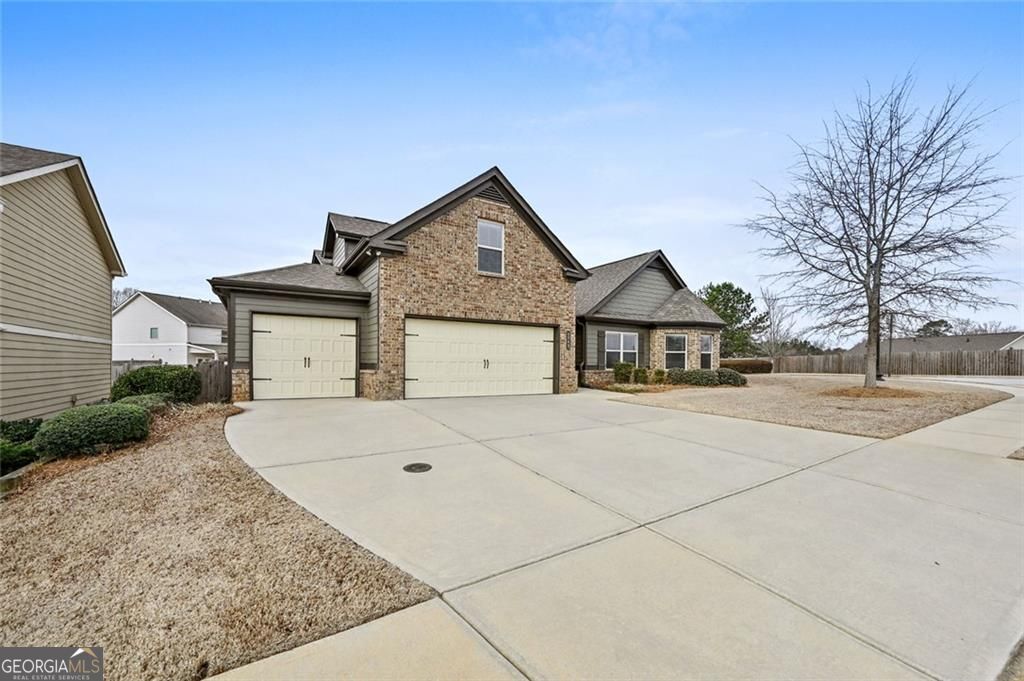 Photo of 5763 Shore Isle Court, Flowery Branch, GA 30542 (MLS # 10700306)