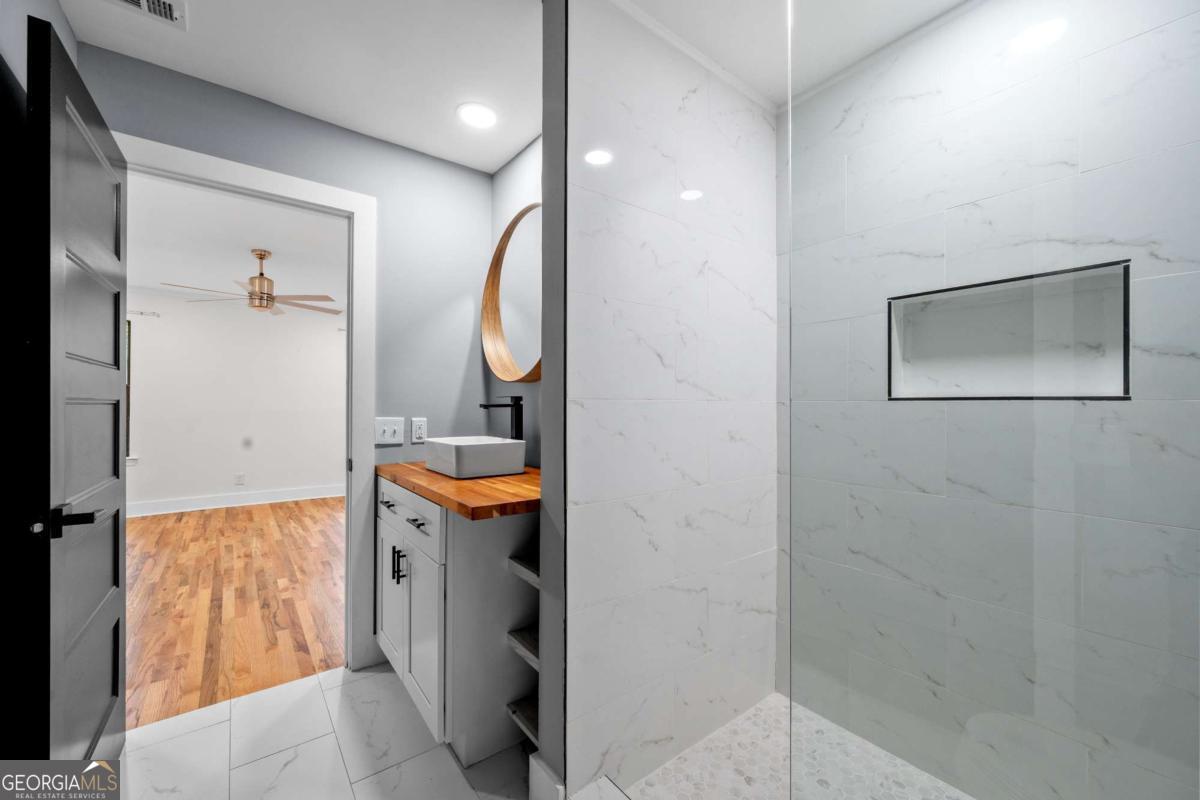 VARIATIONS - Residential