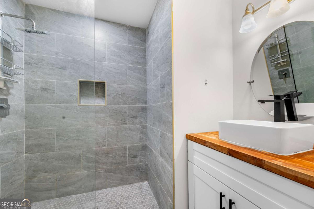 VARIATIONS - Residential