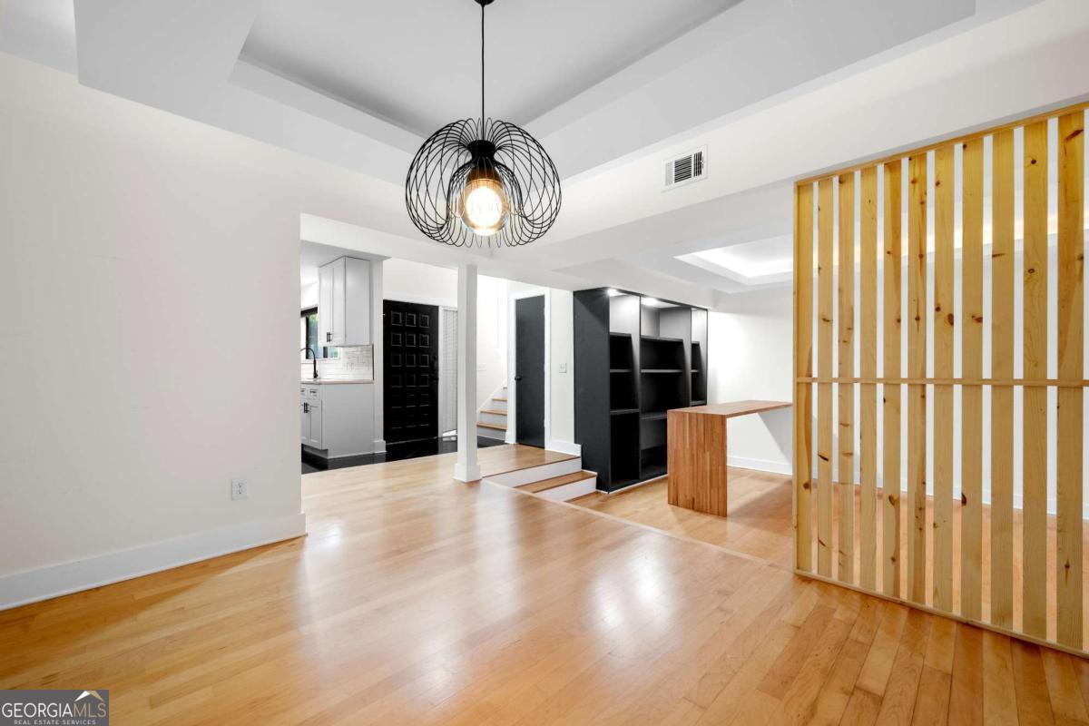 VARIATIONS - Residential