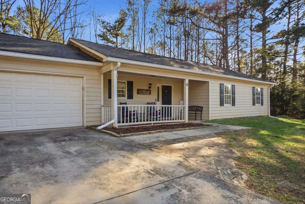Photo of 10 Stoneview Circle, Covington, GA 30016 (MLS # 10701920)